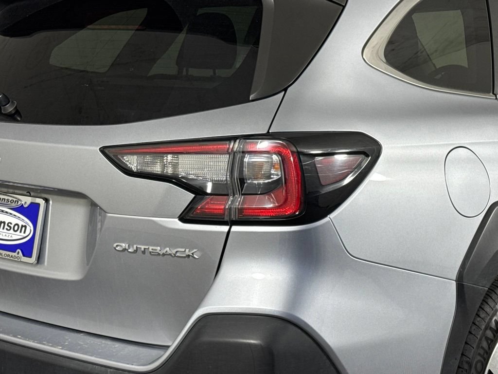 Used 2025 Subaru Outback Premium AWD/4WD image 9