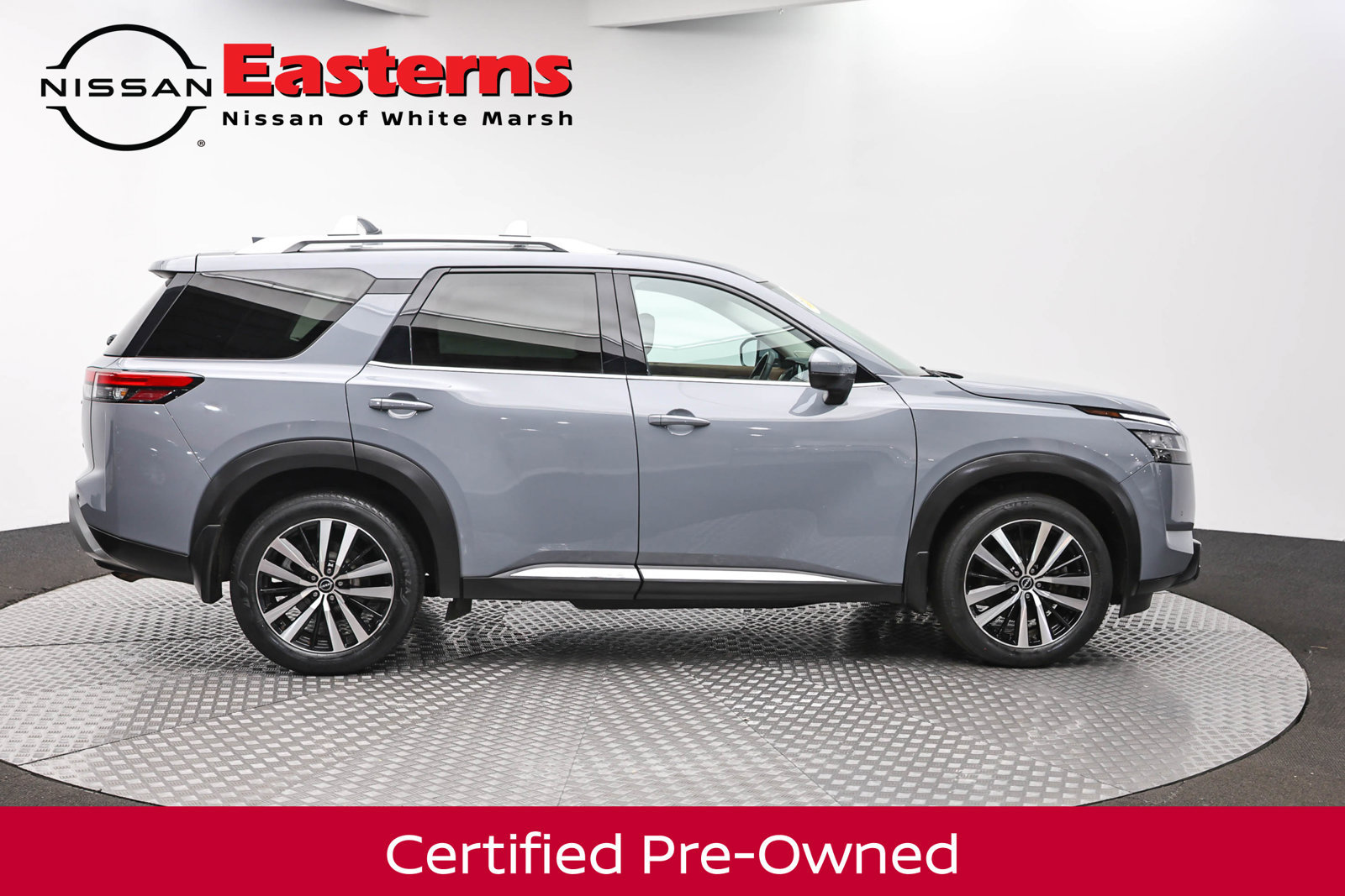Used 2023 Nissan Pathfinder Platinum w/ Cargo Package AWD/4WD image 5