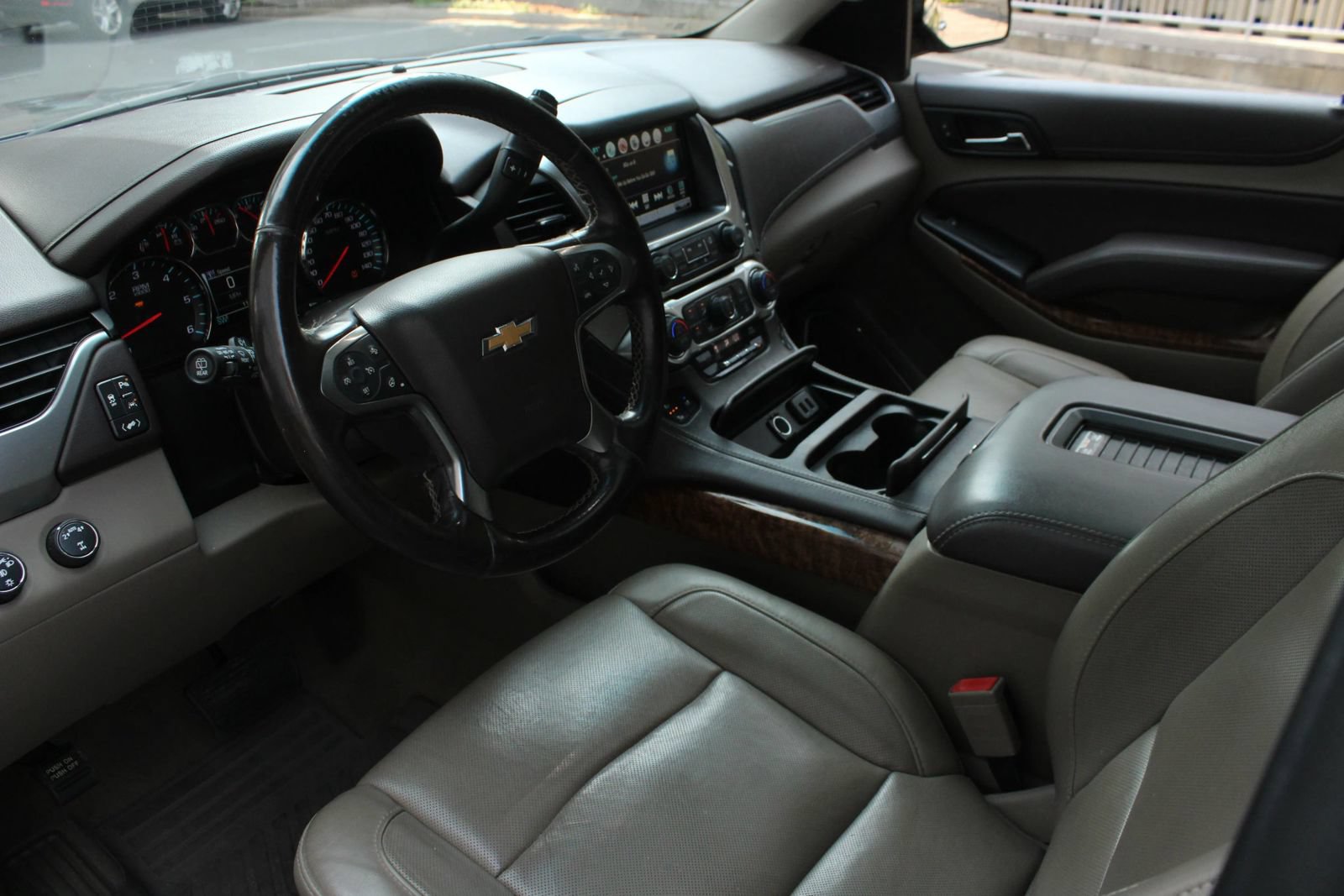 Used 2019 Chevrolet Suburban Premier AWD/4WD image 13