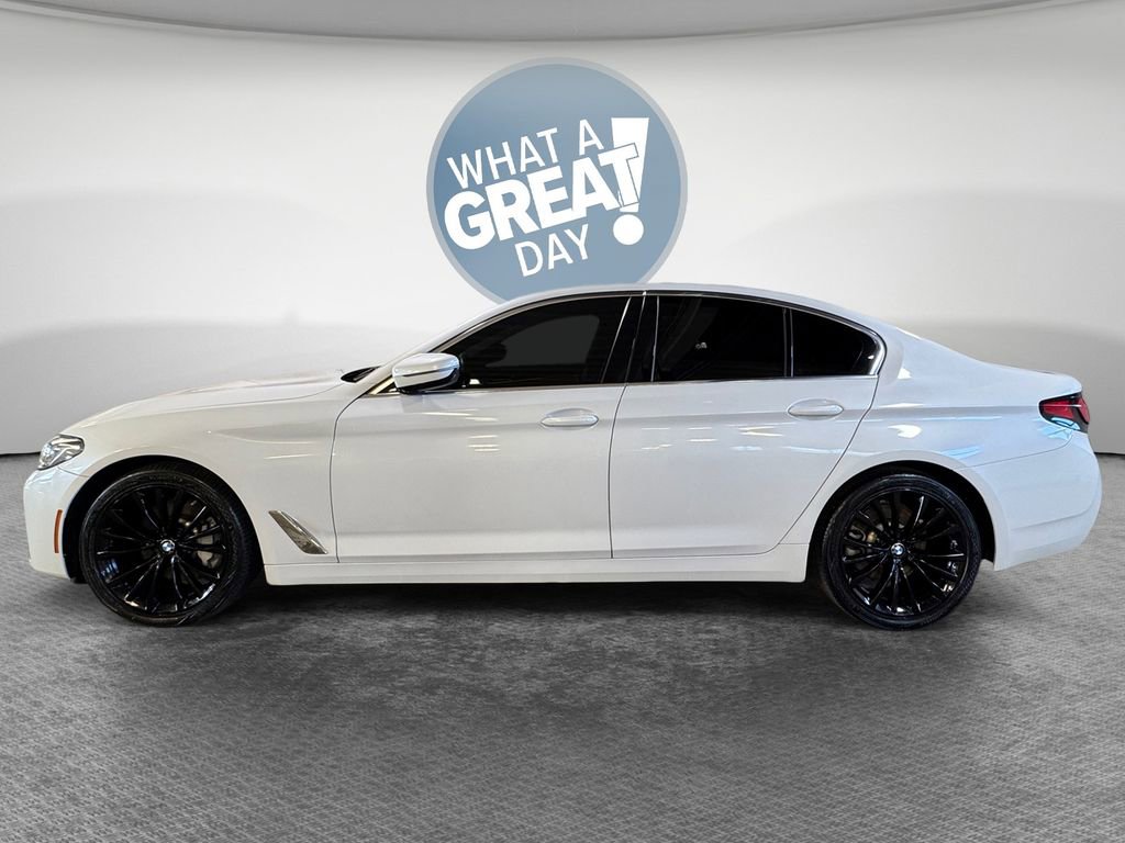 Used 2022 BMW 530i xDrive w/ Premium Package image 7