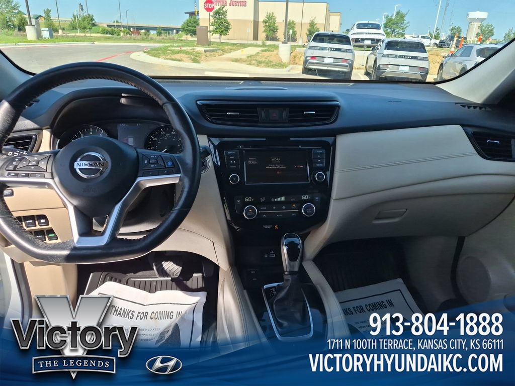 Used 2019 Nissan Rogue SL w/ Premium Package AWD/4WD image 12