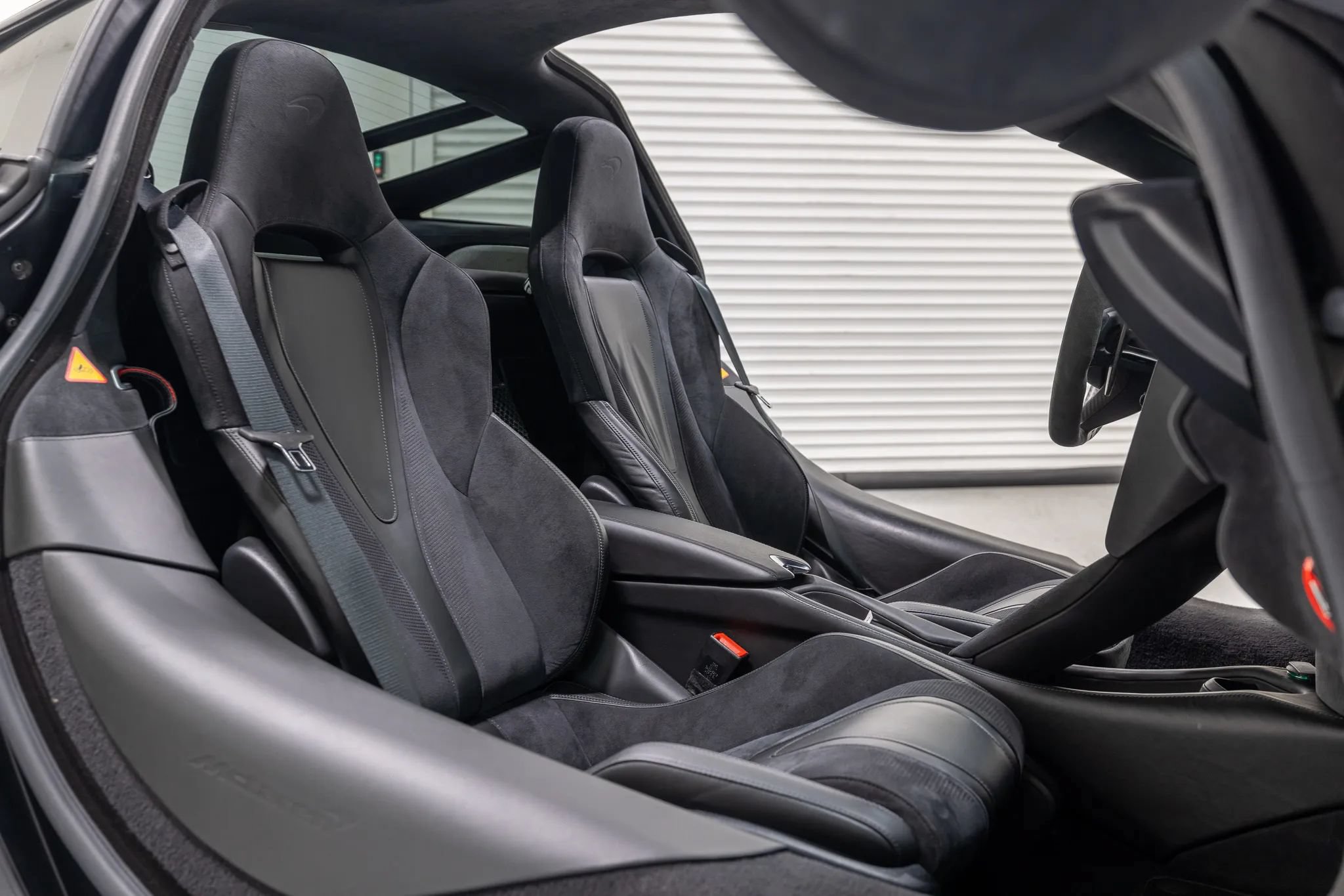 Used 2018 McLaren 720S Performance RWD image 39