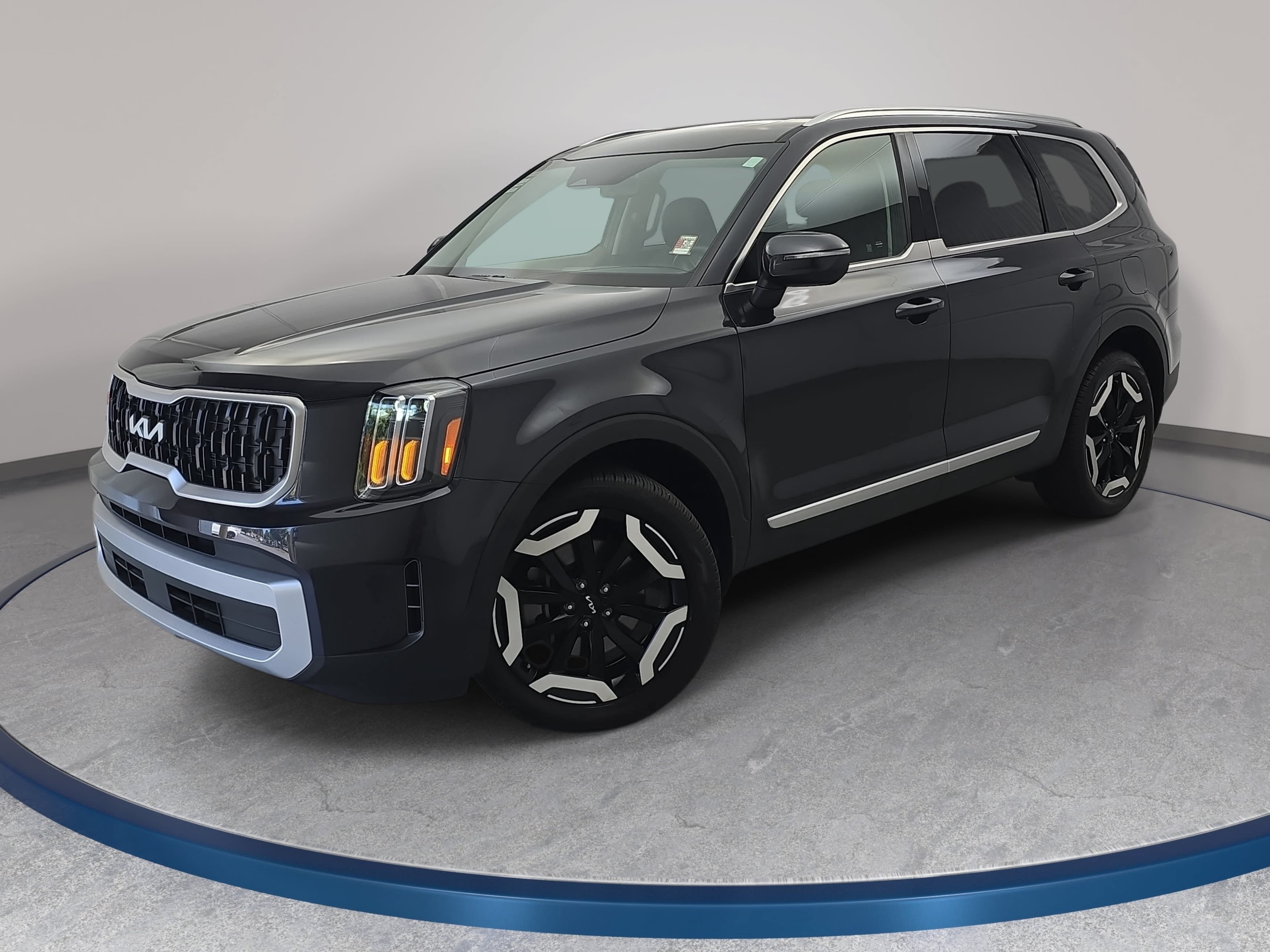 Used 2025 Kia Telluride EX w/ EX Captain's Chair Package