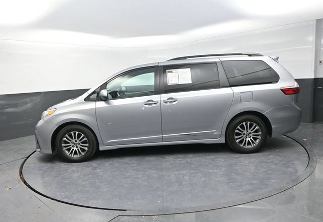 Used 2018 Toyota Sienna XLE FWD image 4