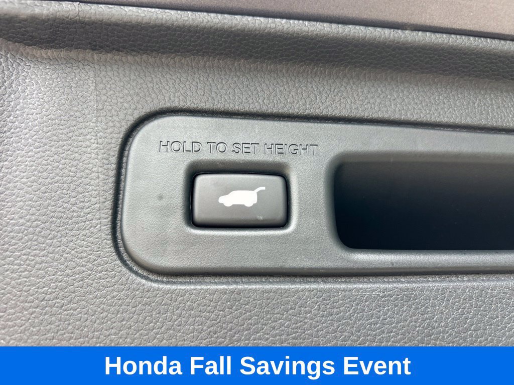 Used 2023 Honda Pilot Touring image 11