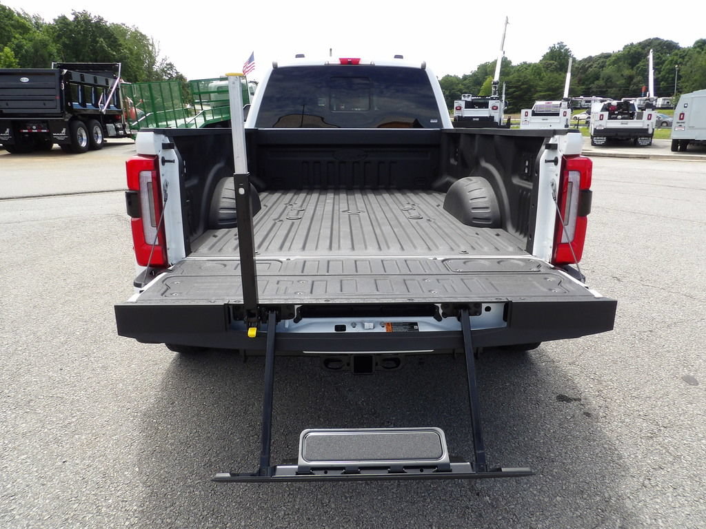 Used 2026 Ford F450 Platinum AWD/4WD image 59