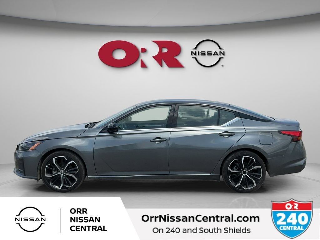 Used 2025 Nissan Altima 2.5 SR FWD image 8