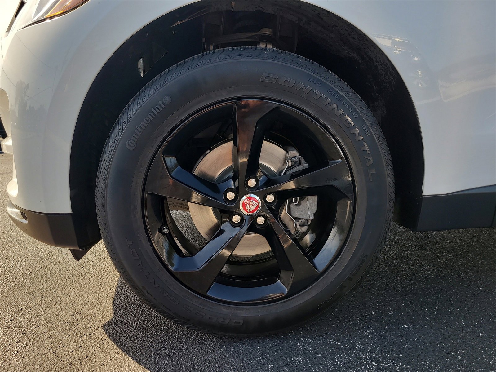 Used 2020 Jaguar F-PACE Premium image 10