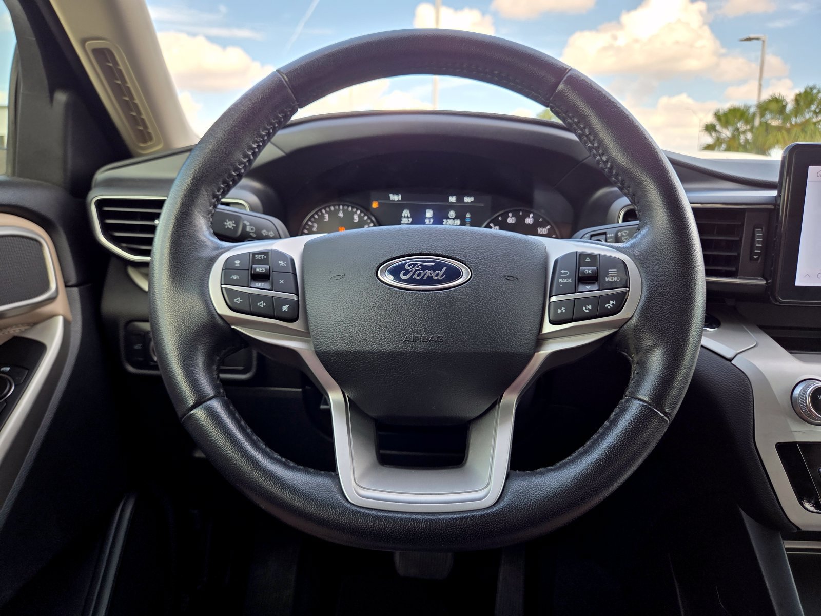 Used 2020 Ford Explorer XLT w/ Equipment Group 202A RWD image 45
