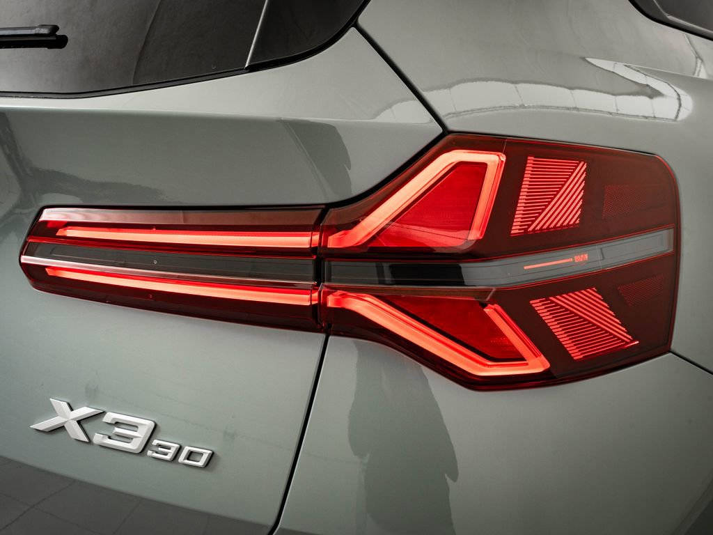 New 2026 BMW X3 xDrive30 w/ Premium Package image 9