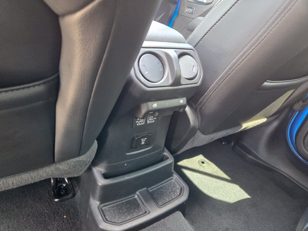 Used 2022 Jeep Wrangler Unlimited Sahara AWD/4WD image 10