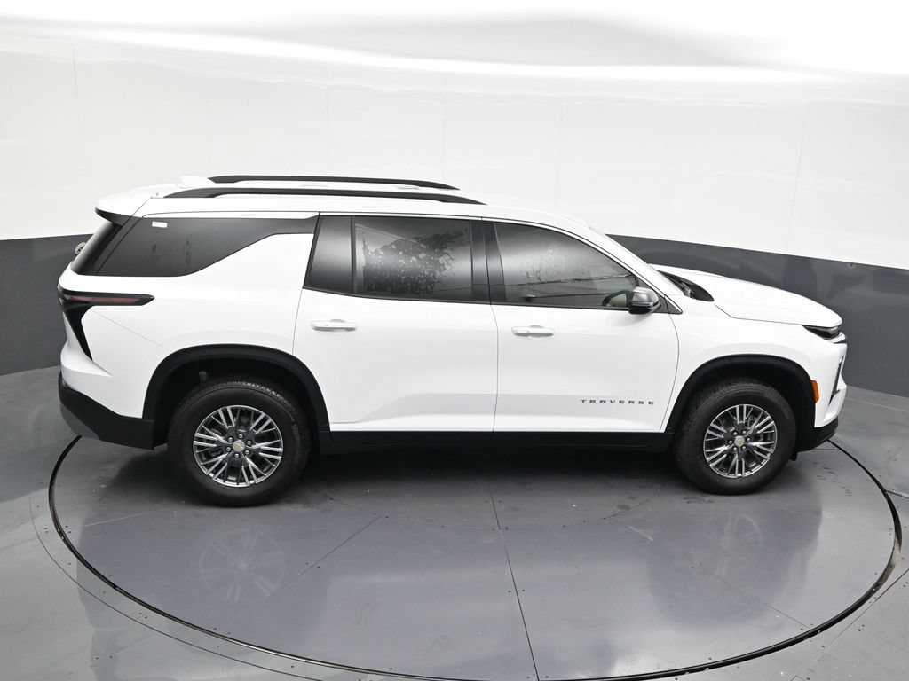Used 2026 Chevrolet Traverse LT FWD image 21