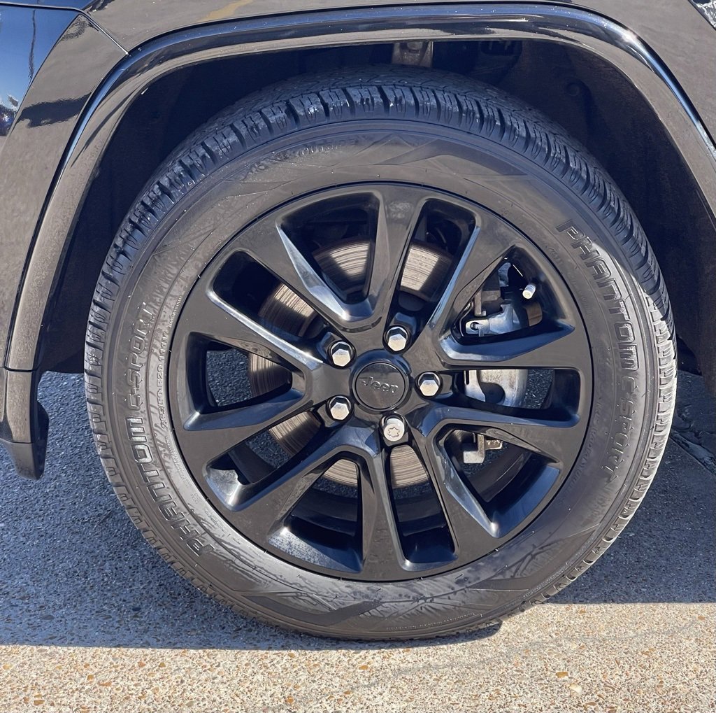 Used 2021 Jeep Grand Cherokee Laredo X image 15