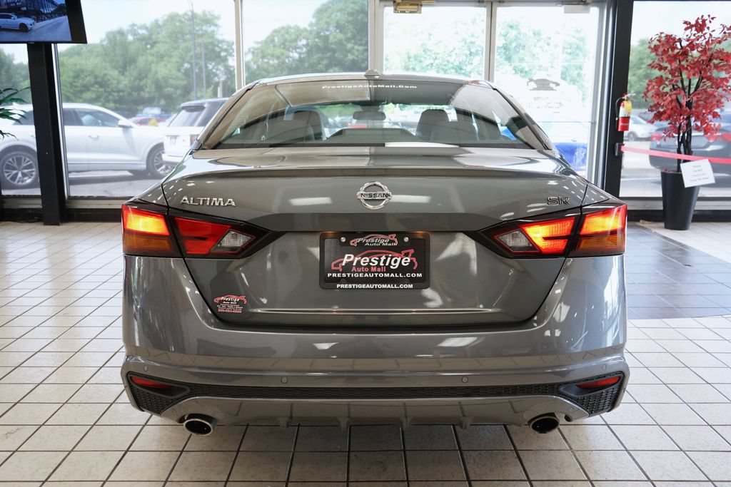 Used 2021 Nissan Altima 2.5 SR FWD image 14