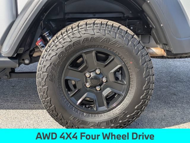 Used 2022 Jeep Gladiator Mojave w/ Cold Weather Group AWD/4WD image 12