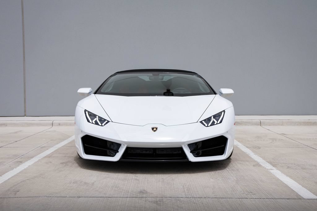 Used 2019 Lamborghini Huracan LP 580-2 RWD image 32