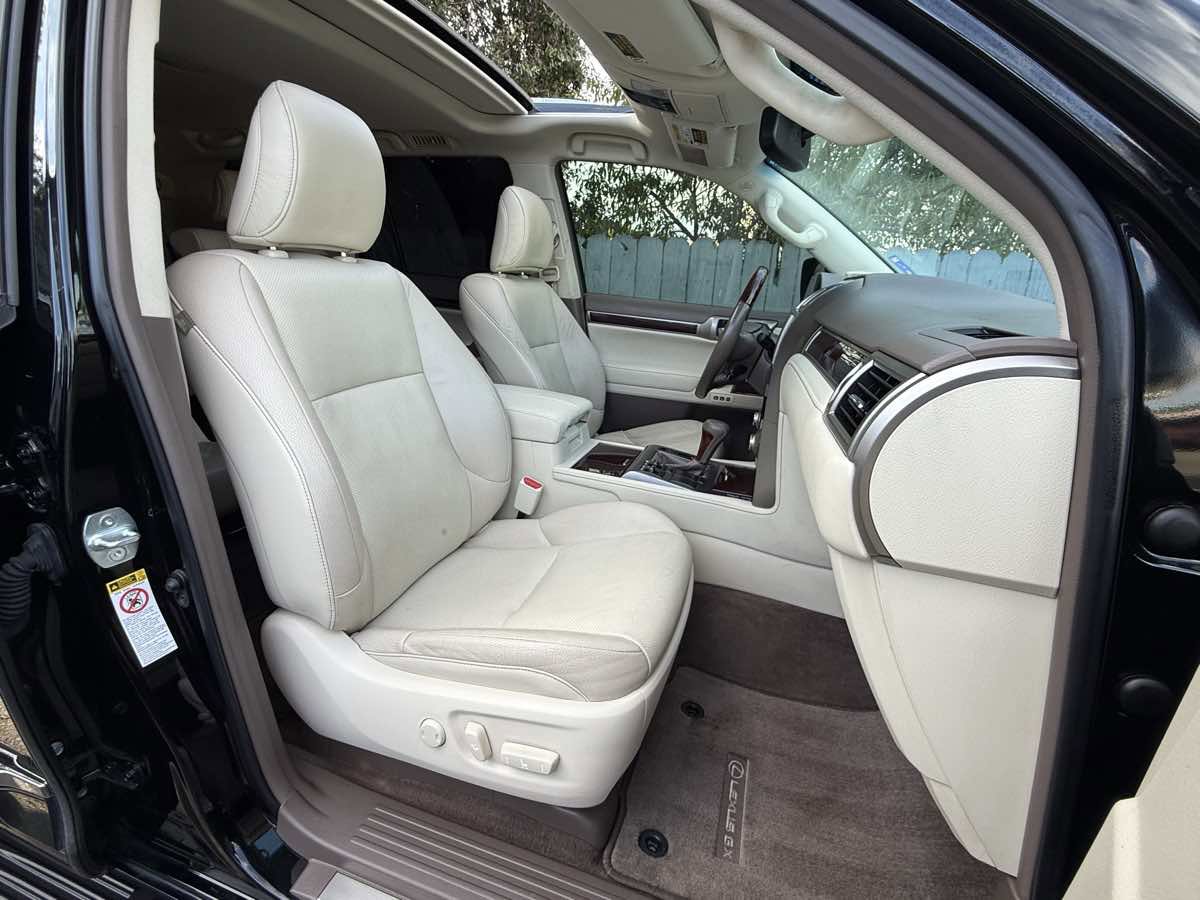 Used 2017 Lexus GX 460 image 11