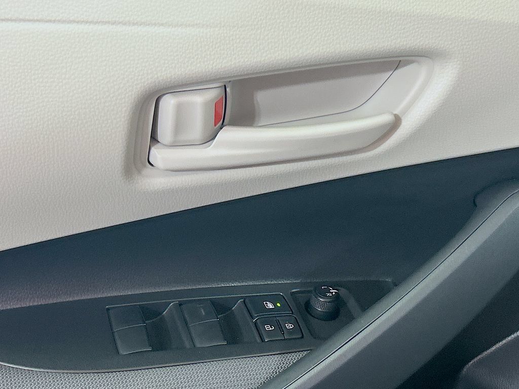 New 2026 Toyota Corolla LE FWD image 17