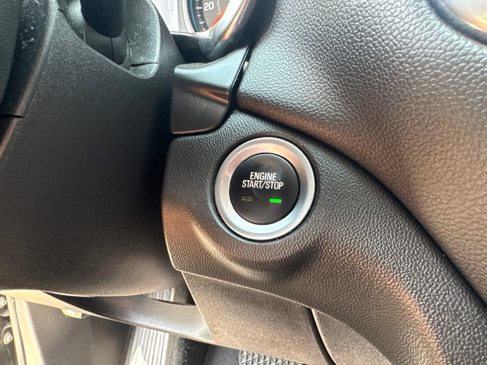 Used 2020 Chevrolet Equinox LT AWD/4WD image 28