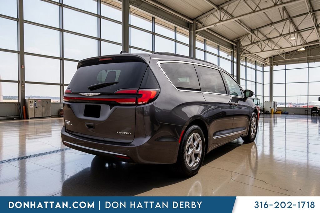 Used 2023 Chrysler Pacifica Limited image 70