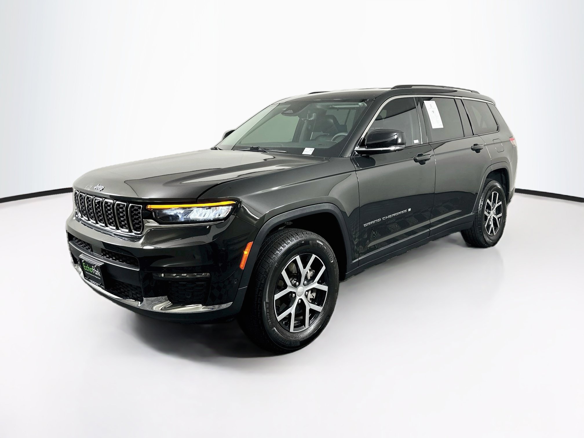Used 2023 Jeep Grand Cherokee L Limited w/ Luxury Tech Group II AWD/4WD image 3