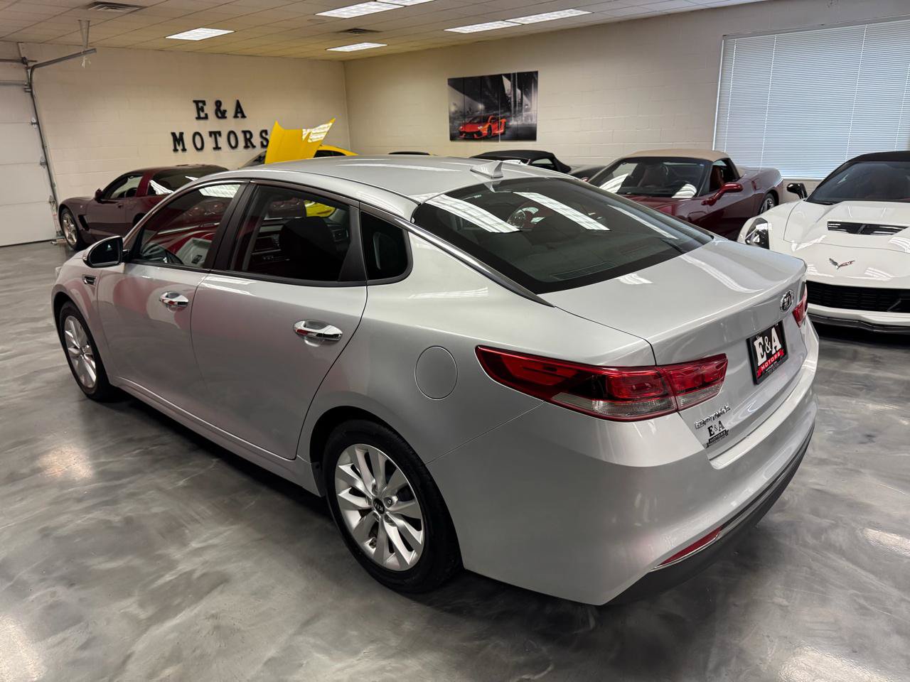 Used 2017 Kia Optima LX FWD image 12