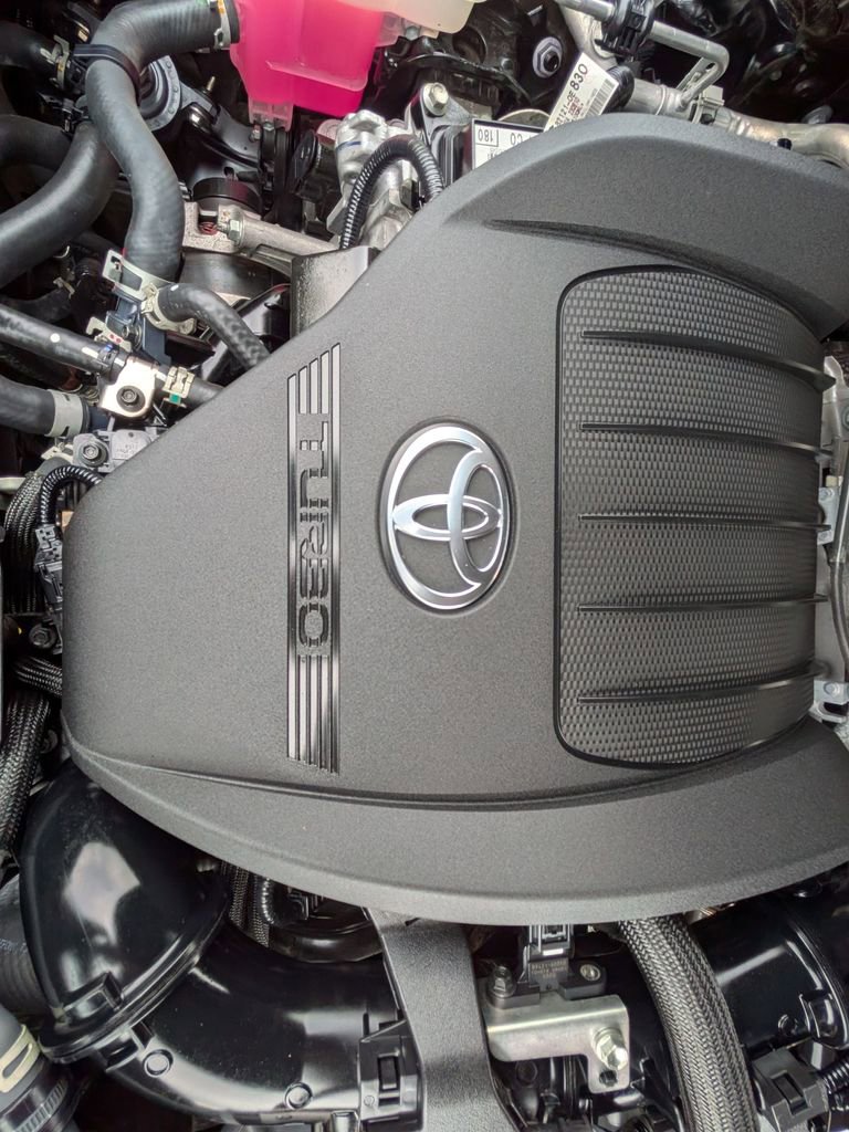 Used 2023 Toyota Highlander LE FWD image 10