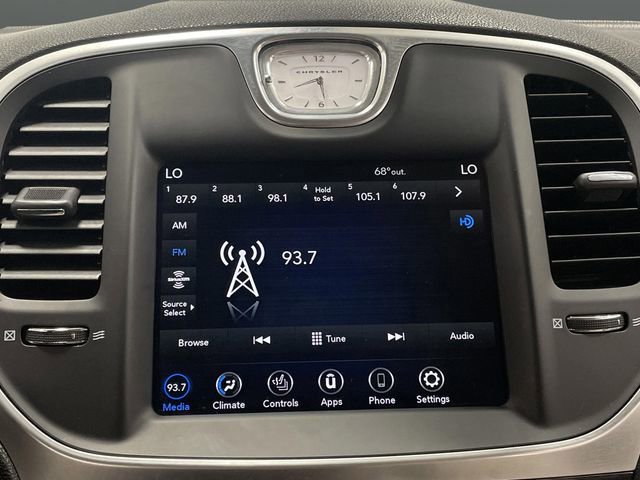 Used 2021 Chrysler 300 Touring L image 16