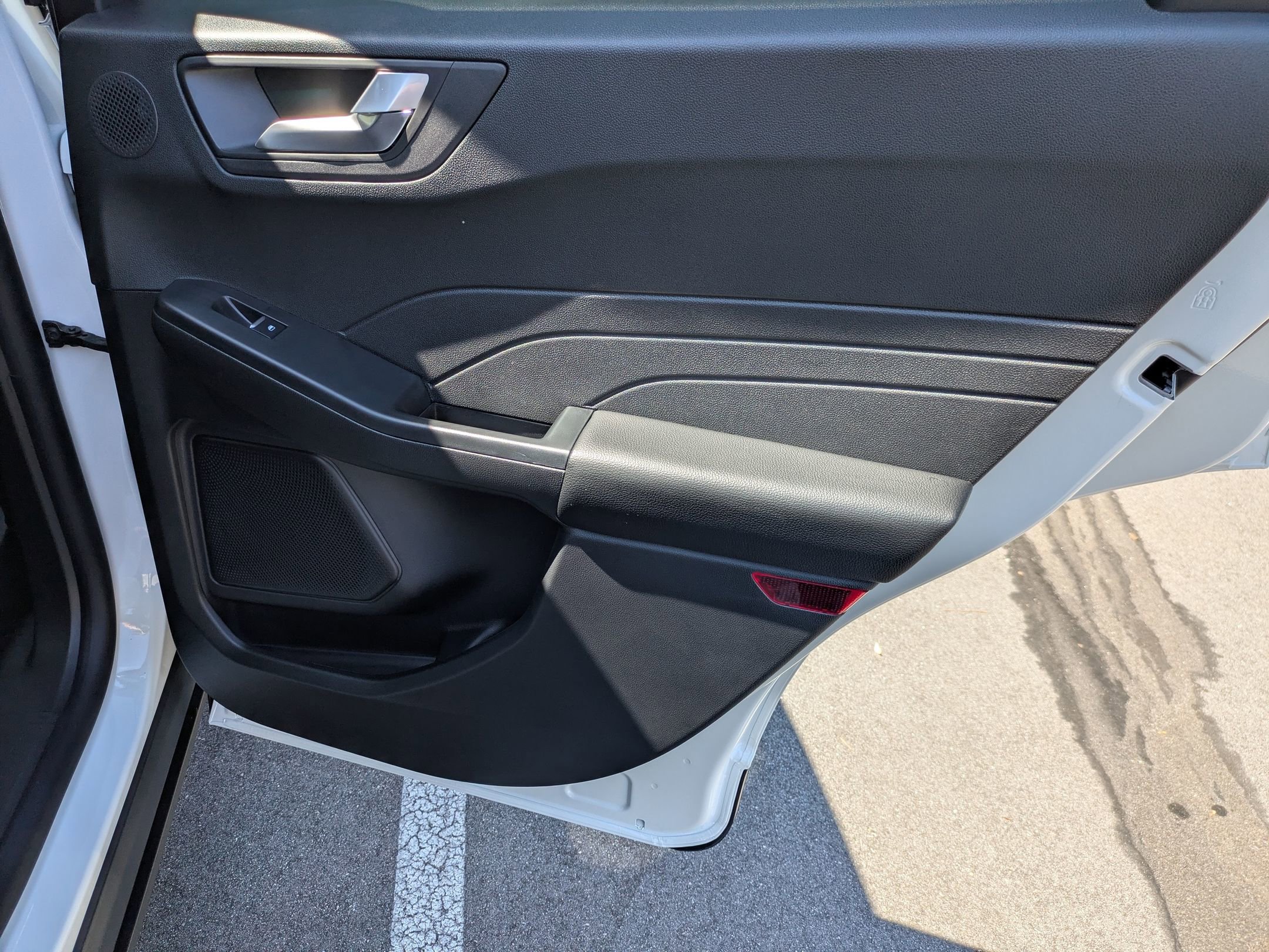 New 2025 Ford Escape SE w/ PHEV Premium Package image 36