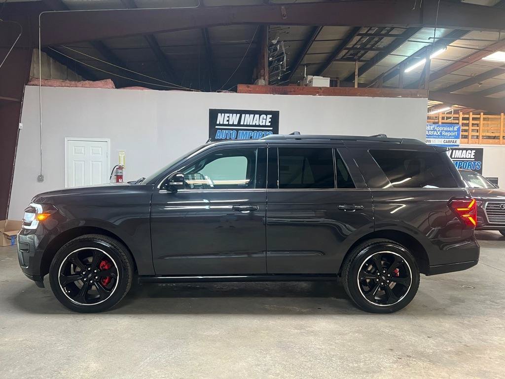Used 2023 Ford Expedition Limited AWD/4WD image 7