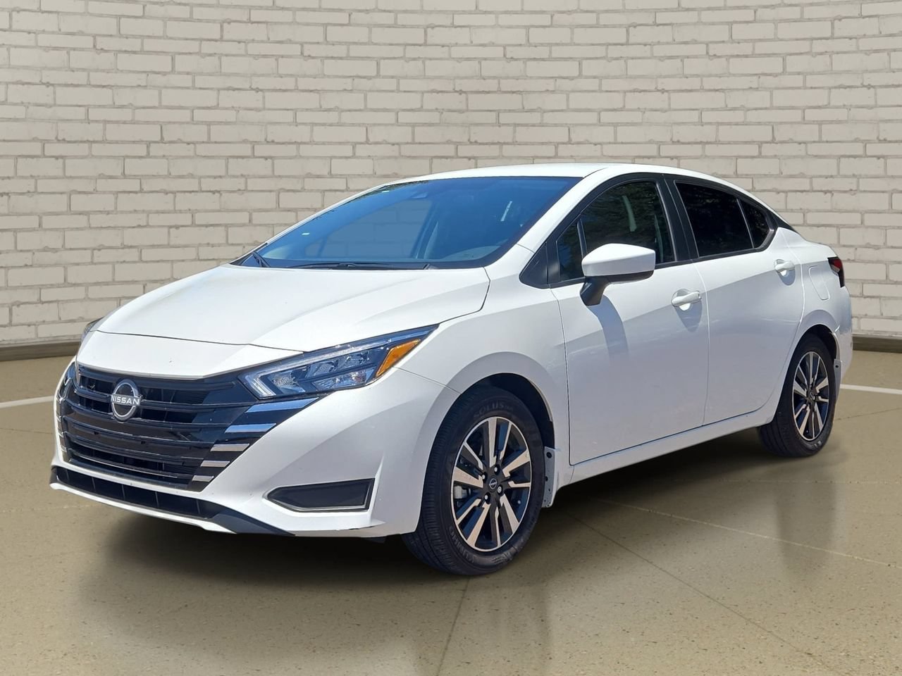Used 2025 Nissan Versa SV w/ Trunk Package FWD image 1
