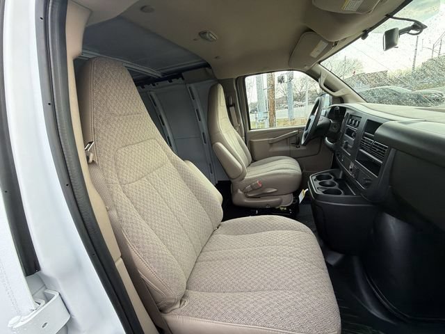 New 2026 GMC Savana 2500 w/ Driver Convenience Package RWD image 20