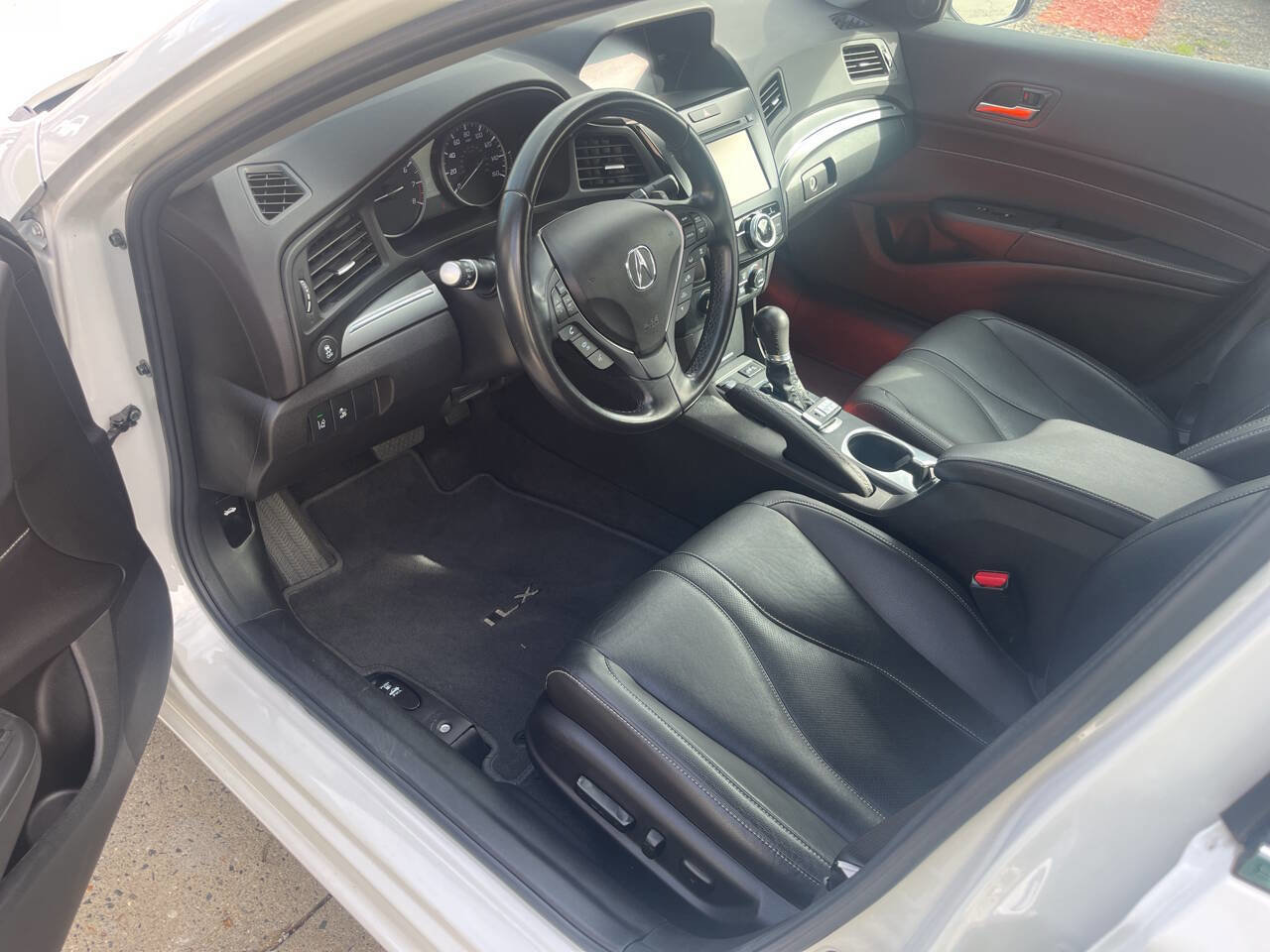 Used 2020 Acura ILX w/Premium 4dr Sedan Package image 5