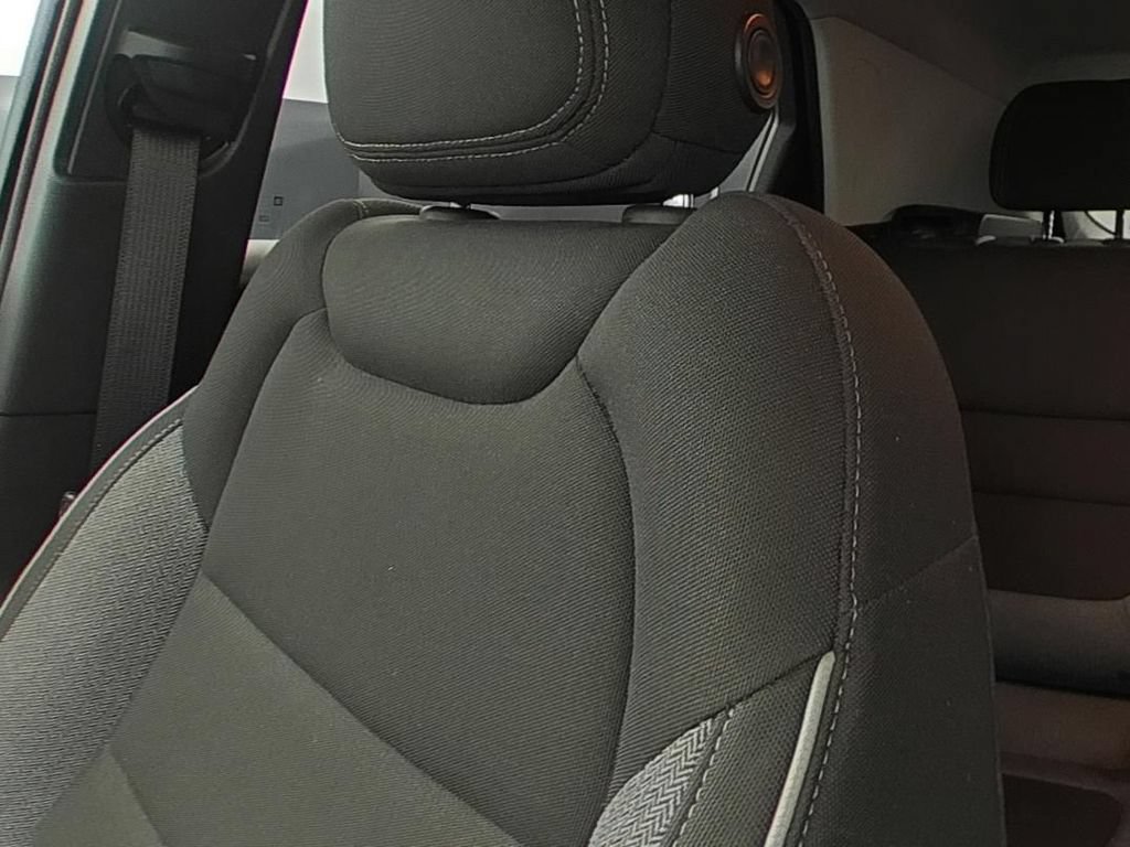 Used 2025 Chevrolet TrailBlazer LT FWD image 9