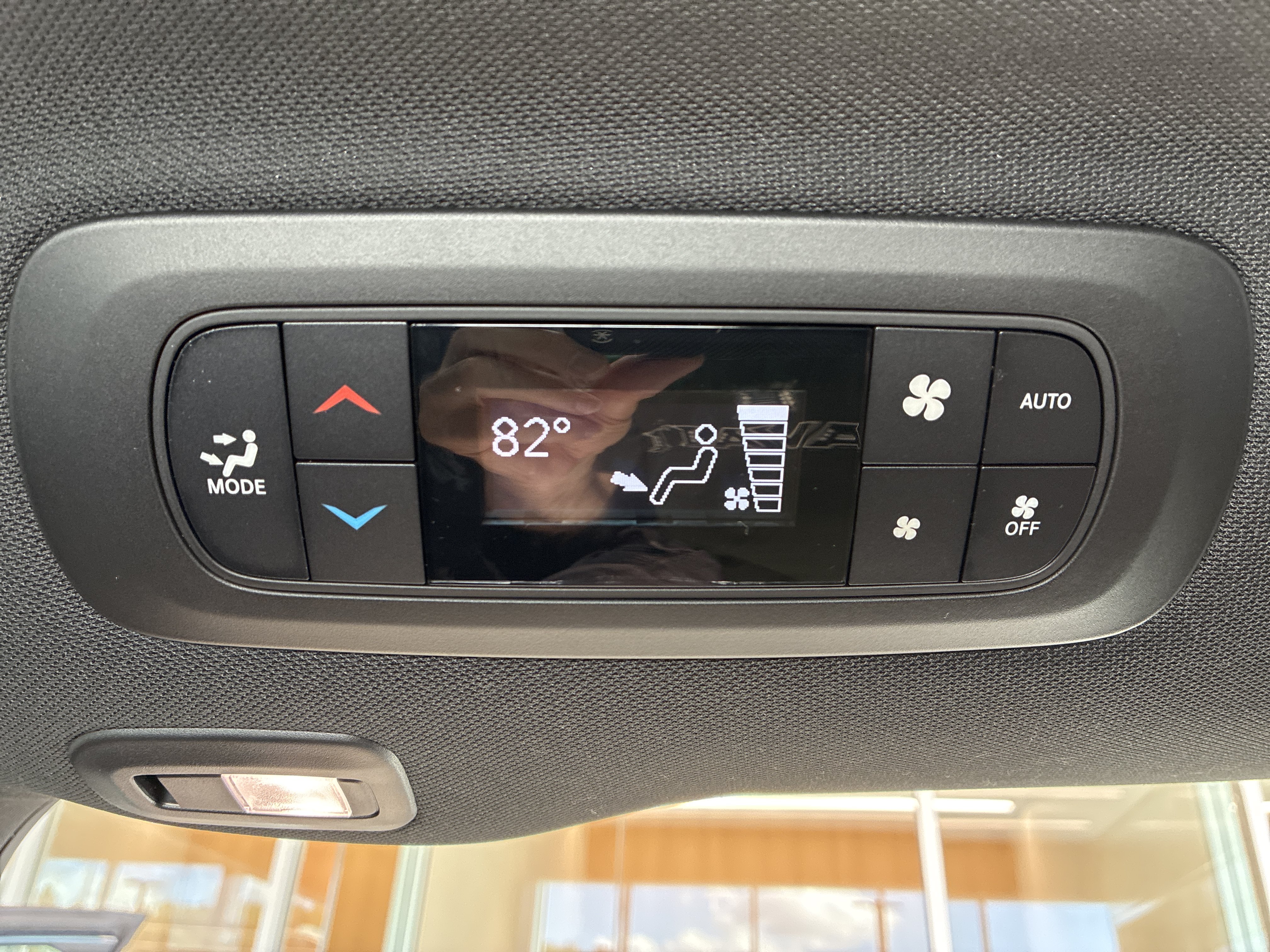 Certified 2025 Chrysler Pacifica Select w/ Uconnect Theater Family Group FWD image 15