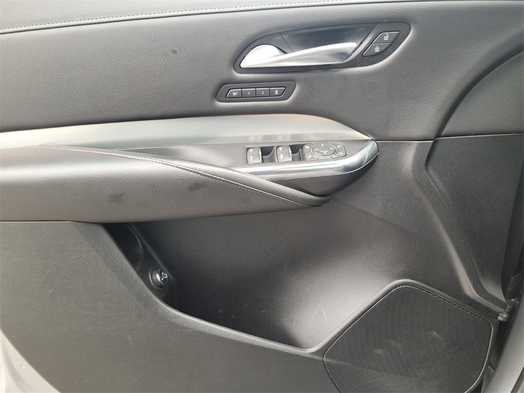 Used 2023 Cadillac XT4 Premium Luxury image 21