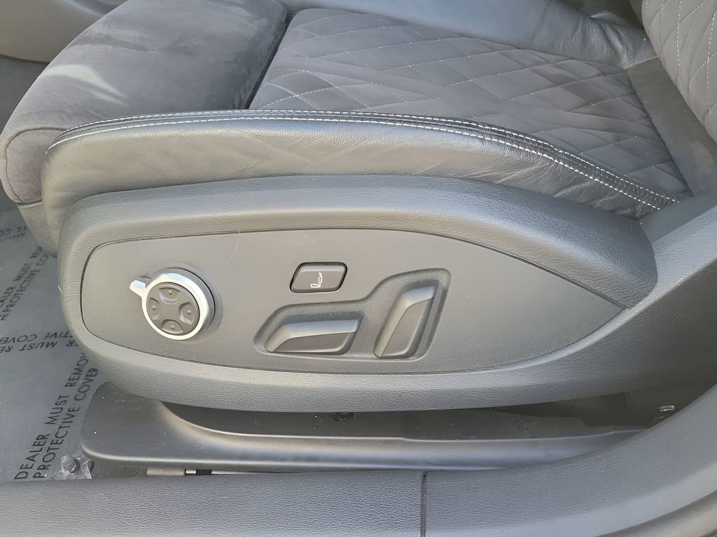 Used 2018 Audi S4 Prestige w/ Prestige Package image 29