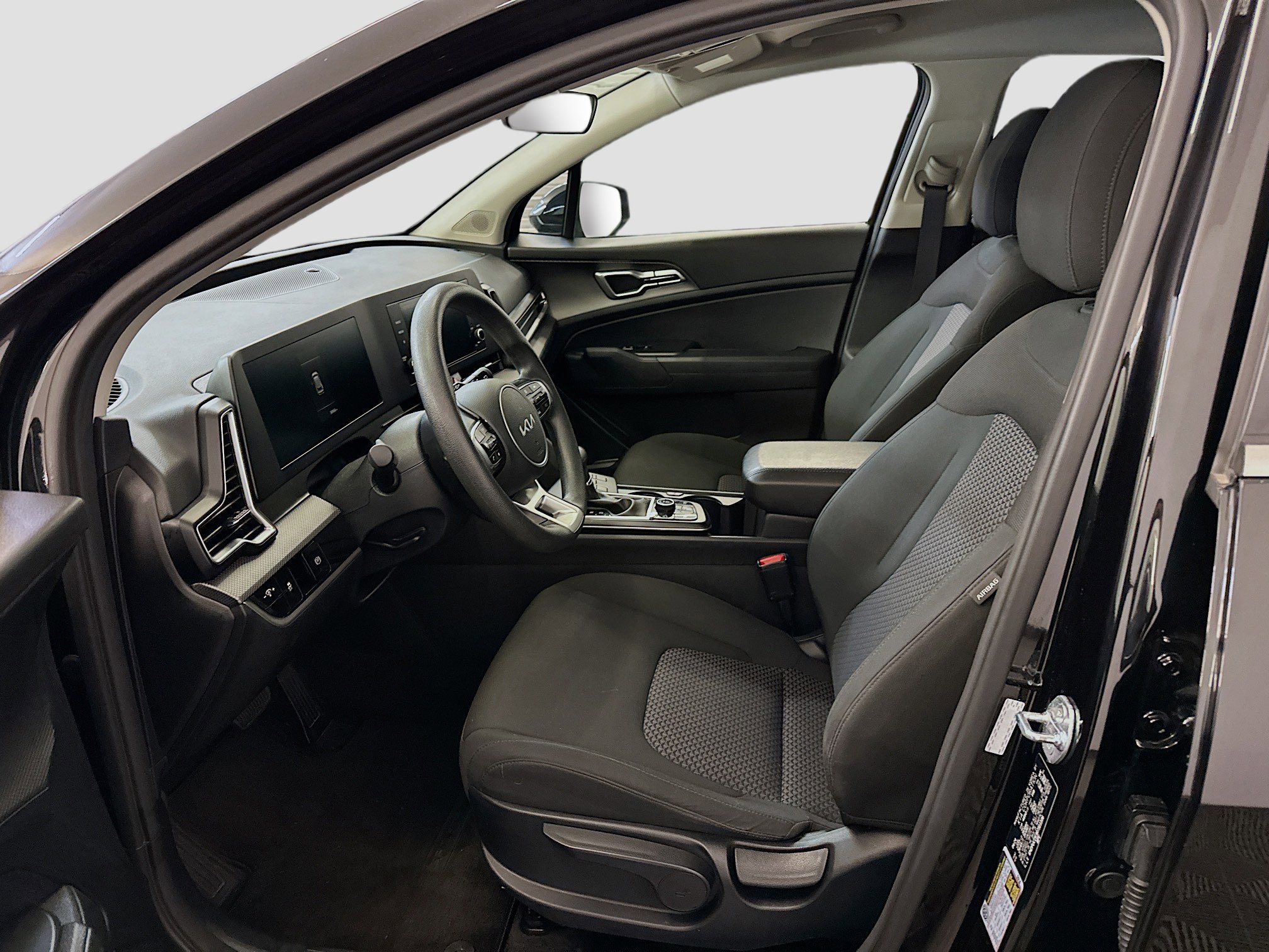 Used 2024 Kia Sportage LX image 13