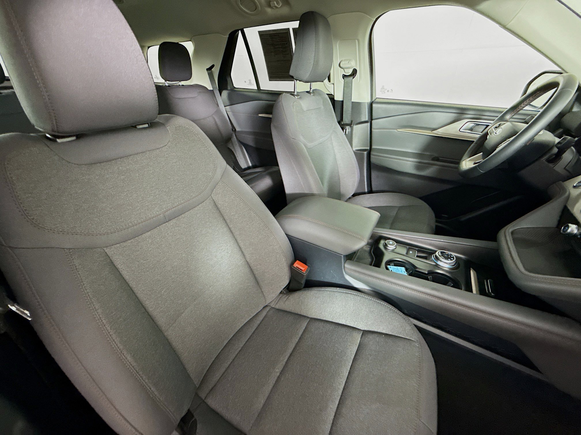 Used 2025 Ford Explorer Active image 36