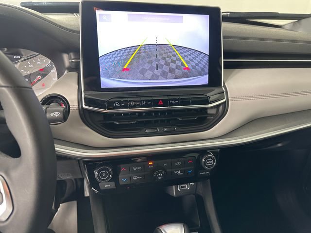 Certified 2025 Jeep Compass Limited image 29