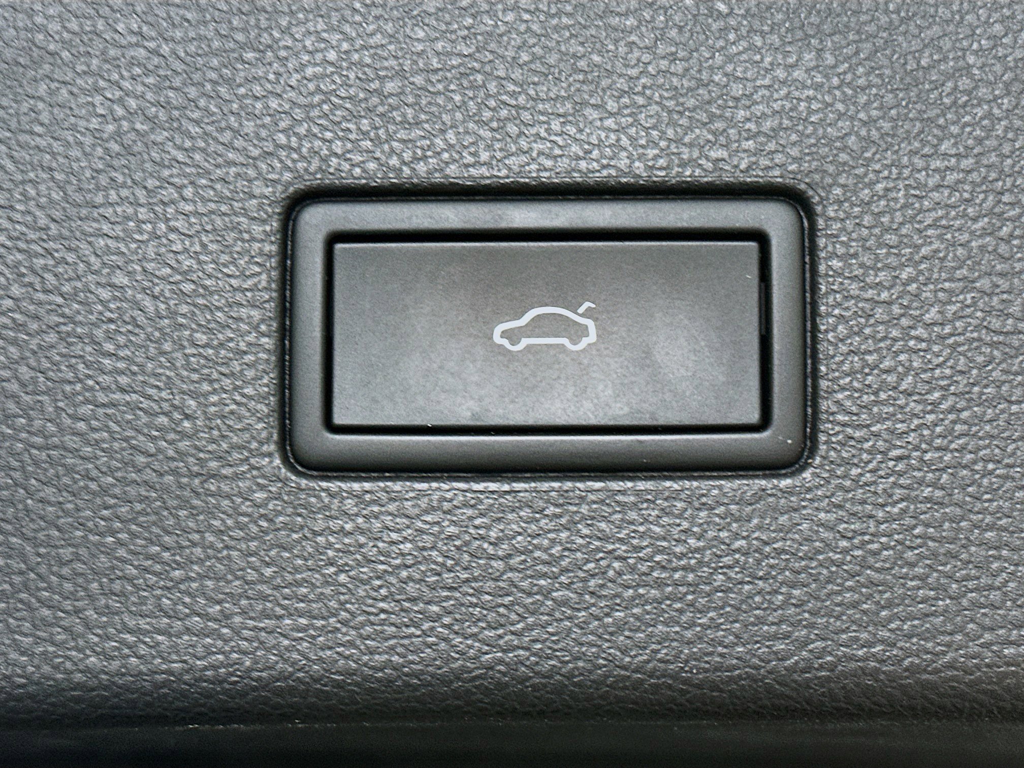 Used 2024 Volkswagen Atlas SE w/ Black Wheel Package FWD image 31