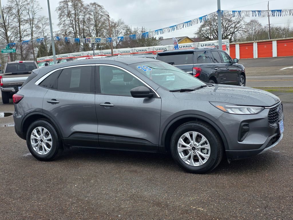 Used 2023 Ford Escape Active image 3