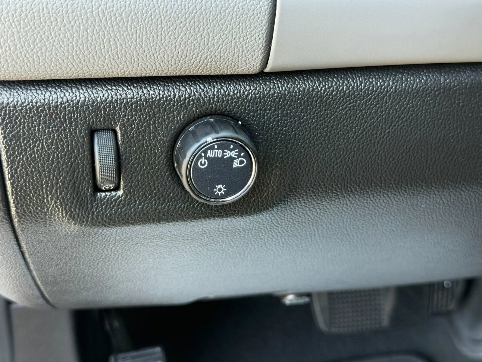 Used 2022 Chevrolet Colorado W/T w/ WT Convenience Package RWD image 27