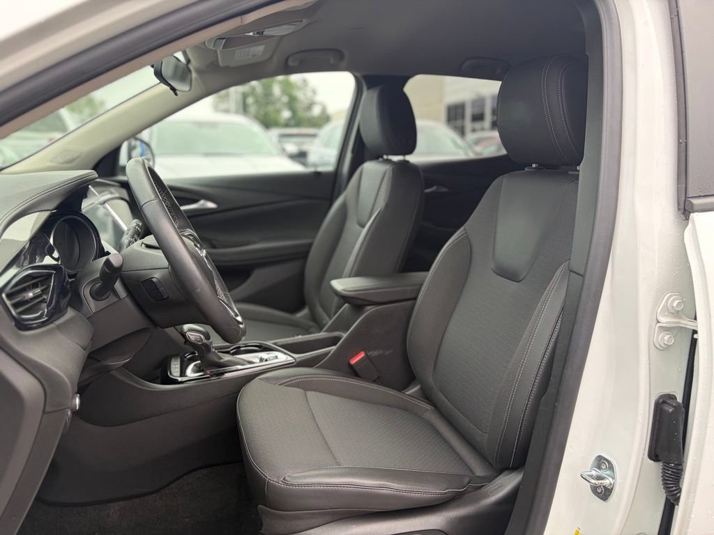 Used 2023 Buick Encore GX Select w/ Safety Package II AWD/4WD image 18