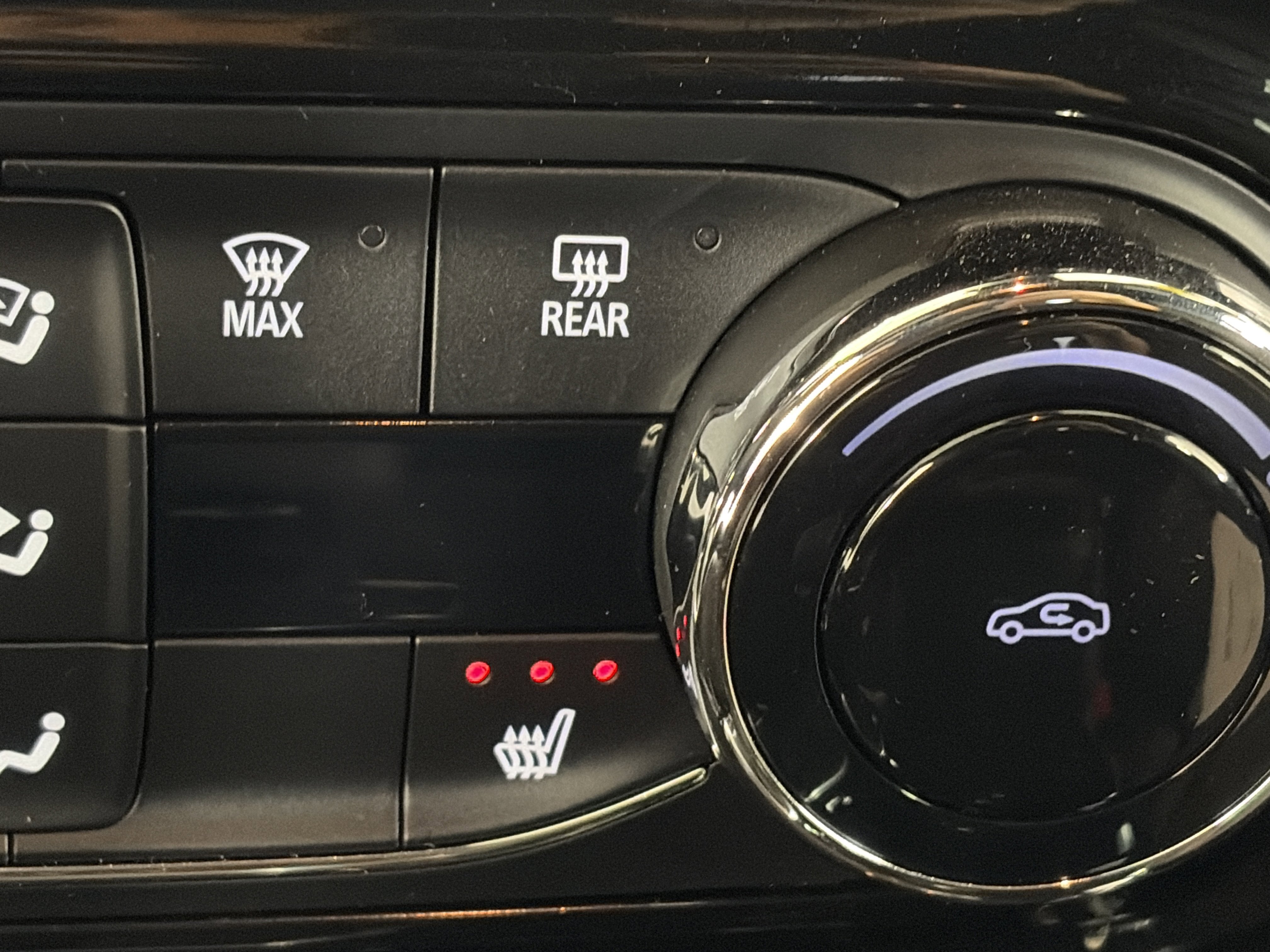 Used 2024 Chevrolet Trax RS image 22