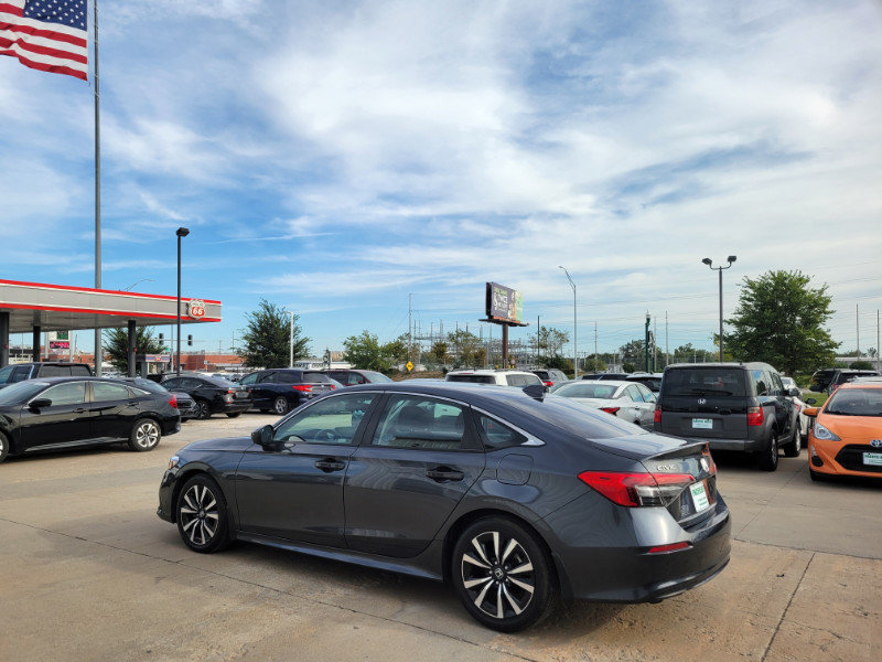 Used 2023 Honda Civic EX image 5