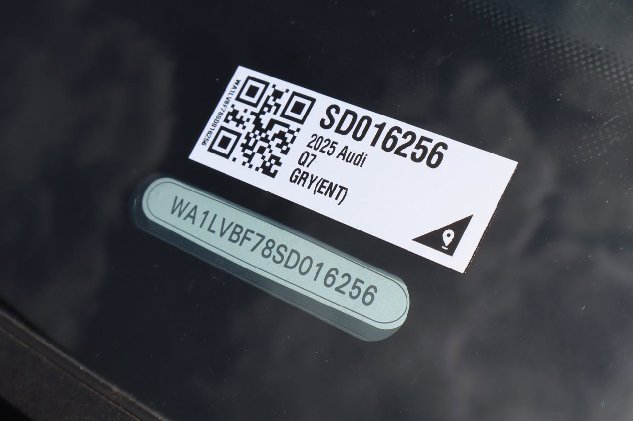 Used 2025 Audi Q7 3.0T Premium Plus AWD/4WD image 35