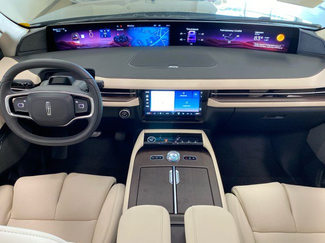 New 2027 Lincoln Navigator Reserve w/ Jet Appearance Package AWD/4WD image 14