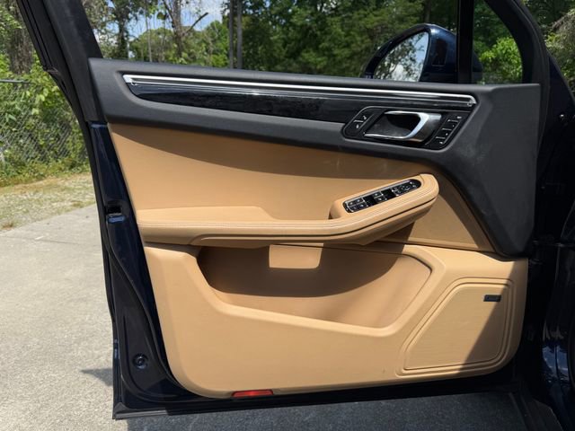 Used 2017 Porsche Macan image 9