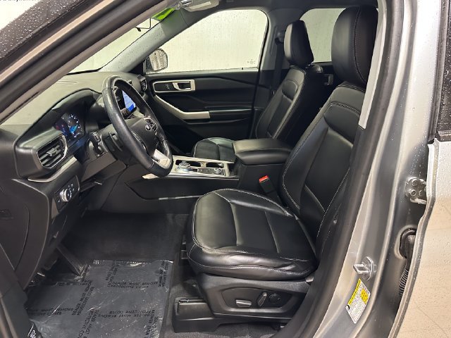 Certified 2021 Ford Explorer XLT w/ Equipment Group 202A AWD/4WD image 6